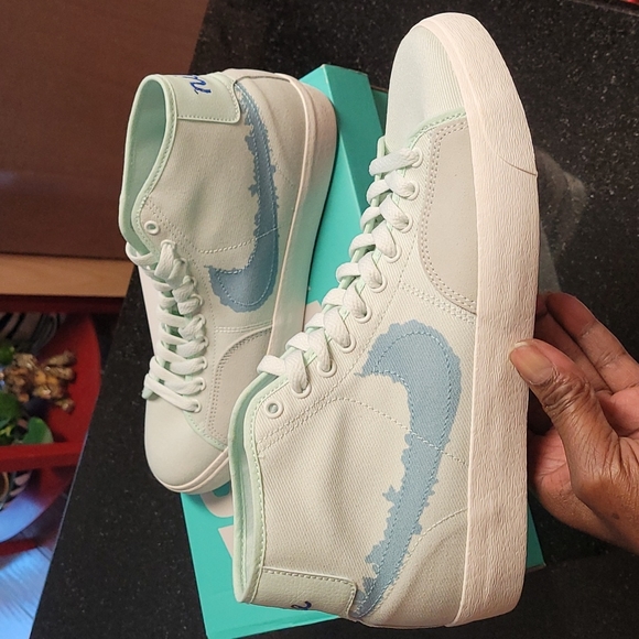 Nike Other - Nike Unisex SB Blazer Mid